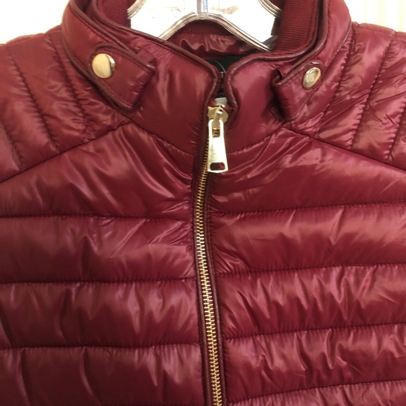 NWT Burgundy Sleeveless Puffer Zip-Up Vest - Picture 3 of 5